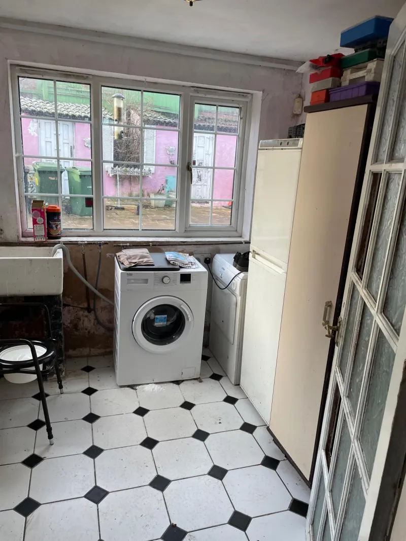 House clearance in Hadfield